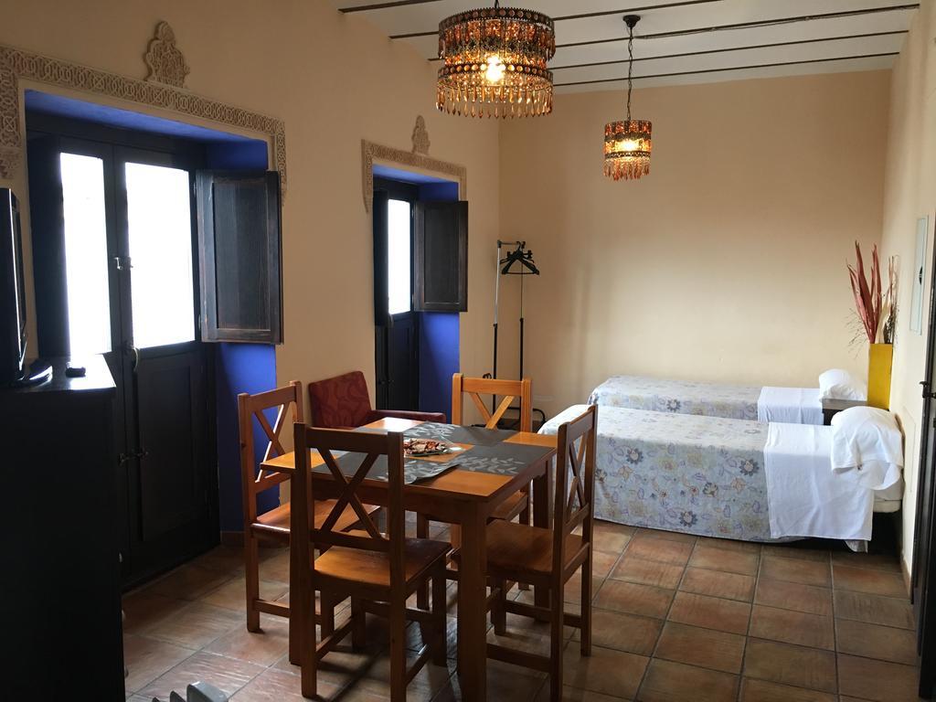 Apartamentos Victoria Bujalance Luaran gambar