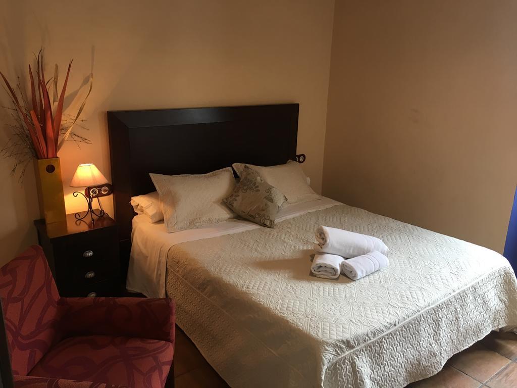 Apartamentos Victoria Bujalance Luaran gambar