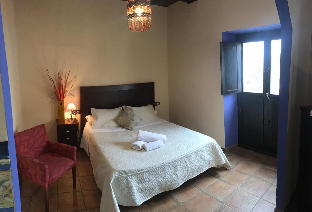 Apartamentos Victoria Bujalance Luaran gambar