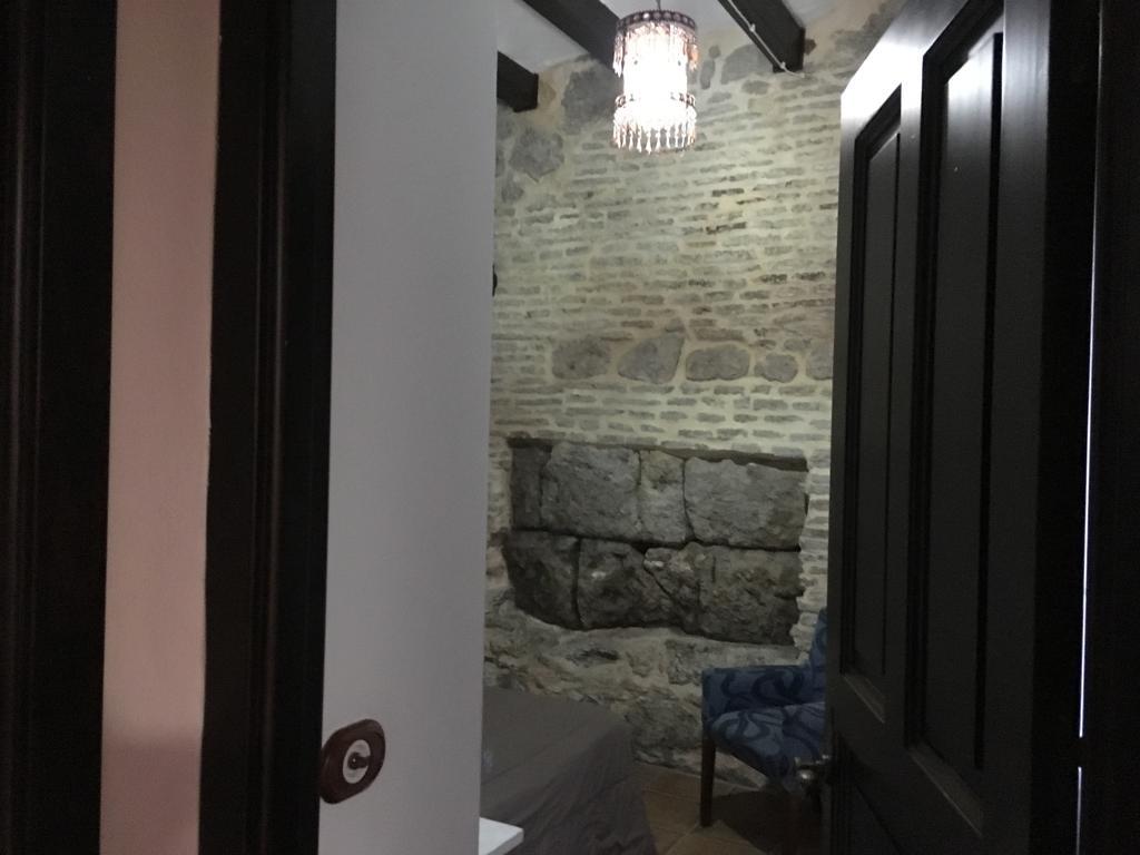 Apartamentos Victoria Bujalance Luaran gambar