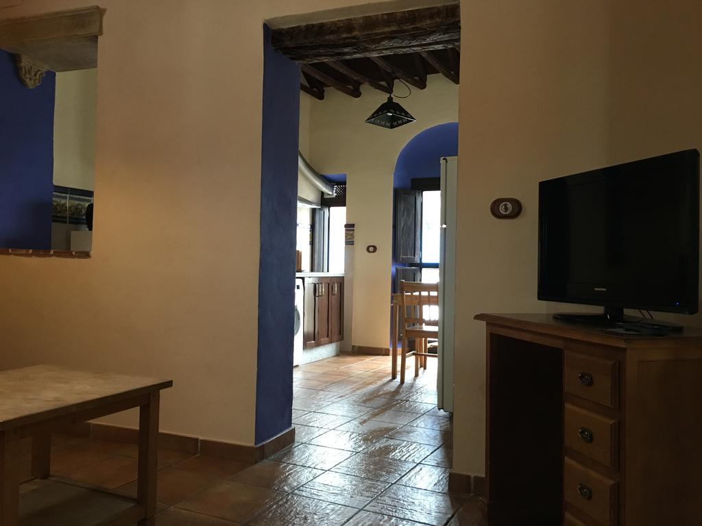 Apartamentos Victoria Bujalance Luaran gambar