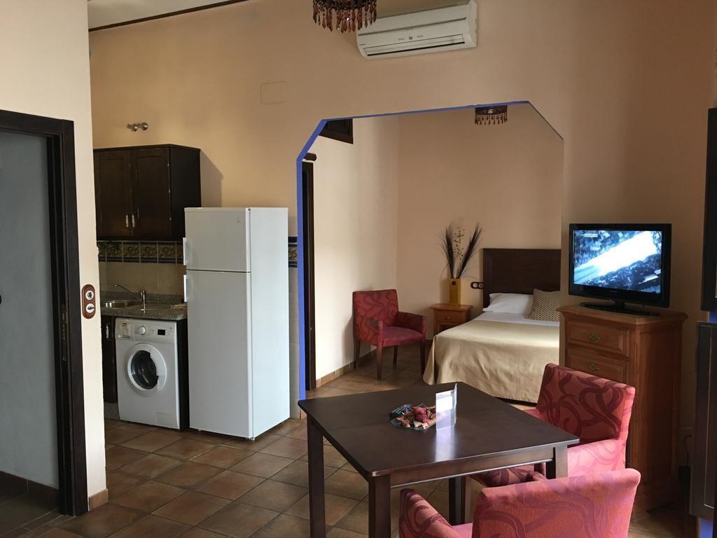 Apartamentos Victoria Bujalance Luaran gambar