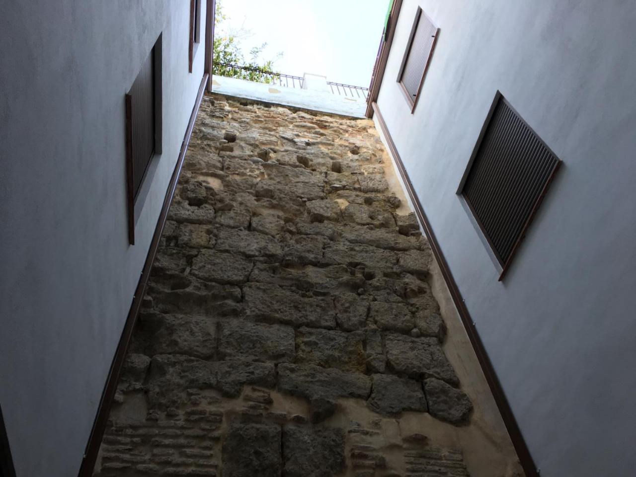 Apartamentos Victoria Bujalance Luaran gambar
