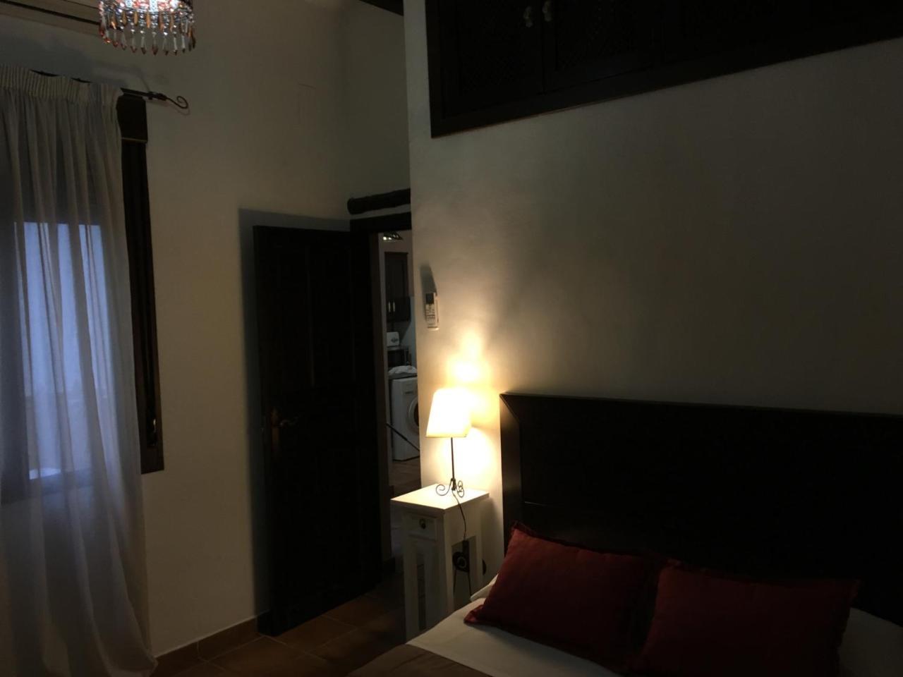 Apartamentos Victoria Bujalance Luaran gambar