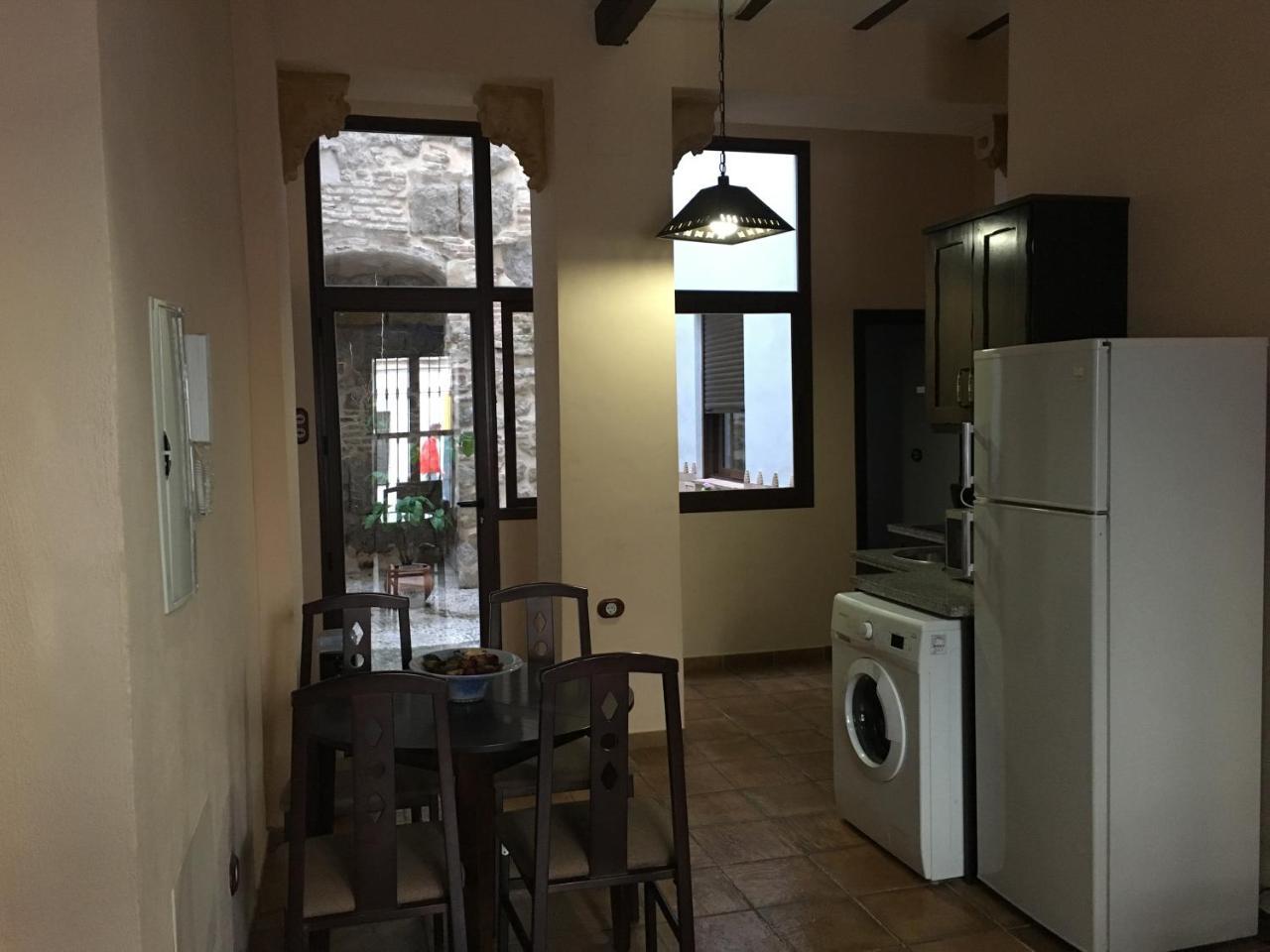 Apartamentos Victoria Bujalance Luaran gambar