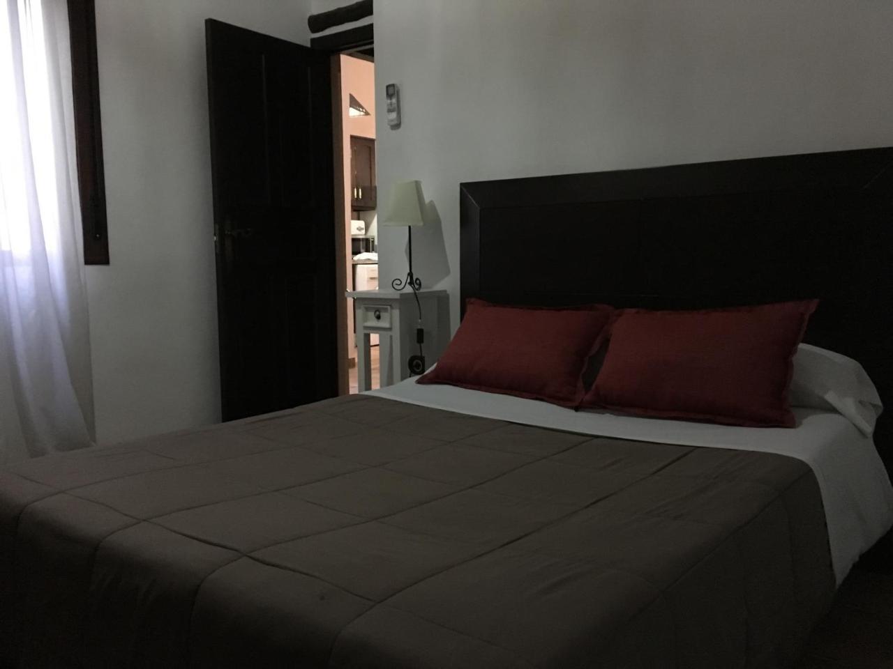 Apartamentos Victoria Bujalance Luaran gambar