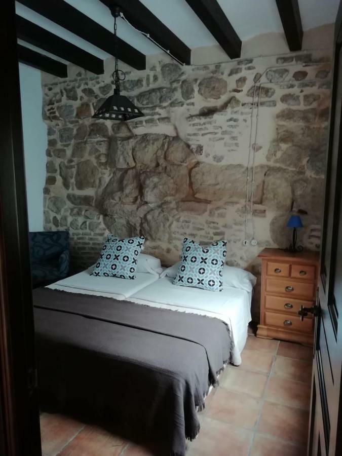 Apartamentos Victoria Bujalance Luaran gambar